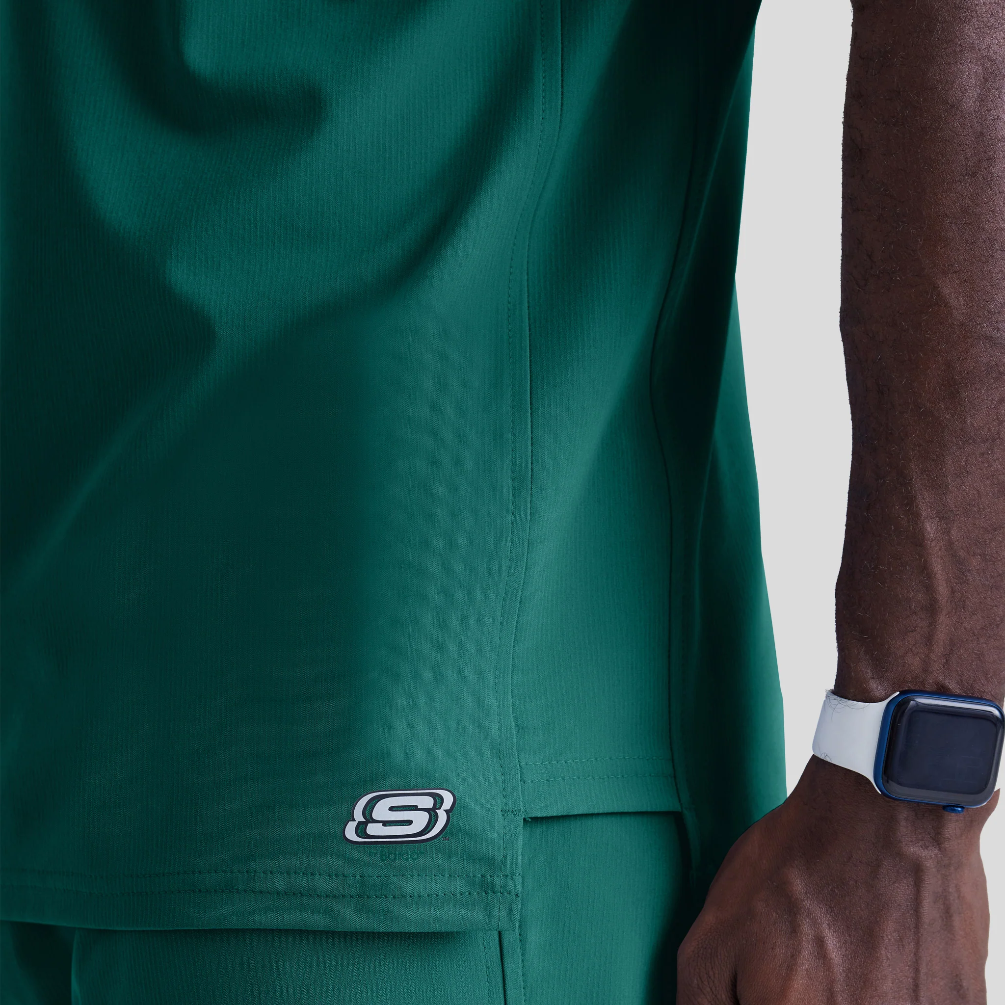 Scrub Top Skechers for Men - Image 9